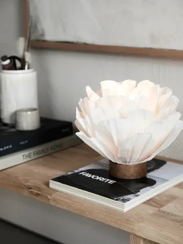 Lisa table lamp - White, Ø28x23 cm - Watt & Veke
