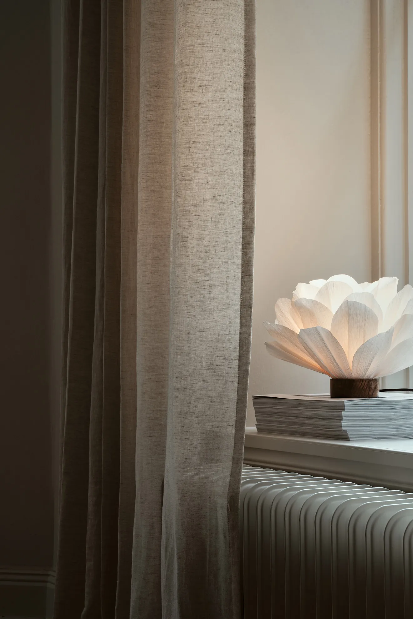 Lisa table lamp, White, Ø28x23 cm Watt & Veke