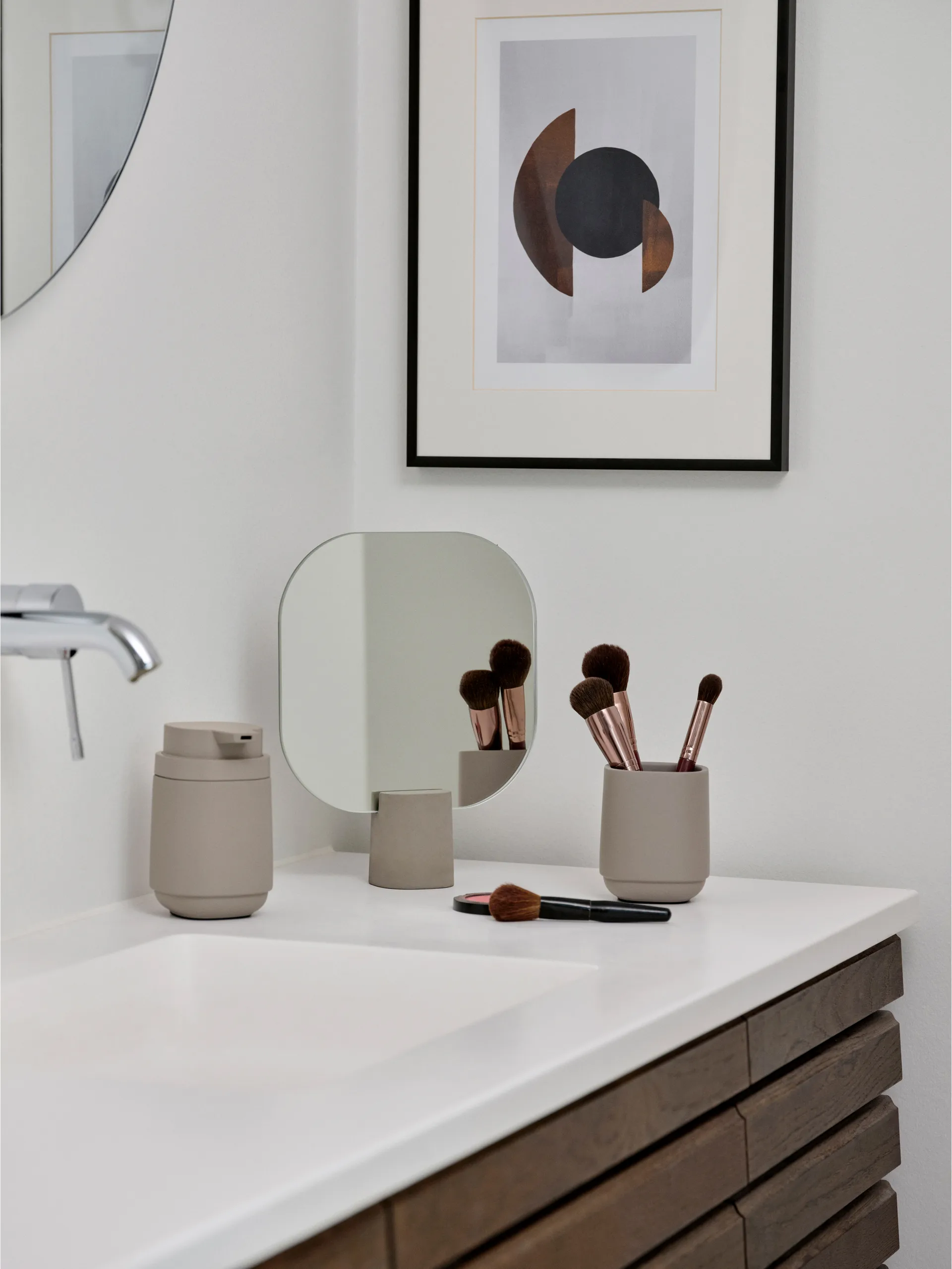 Time table mirror 26.5 cm, Concrete Zone Denmark