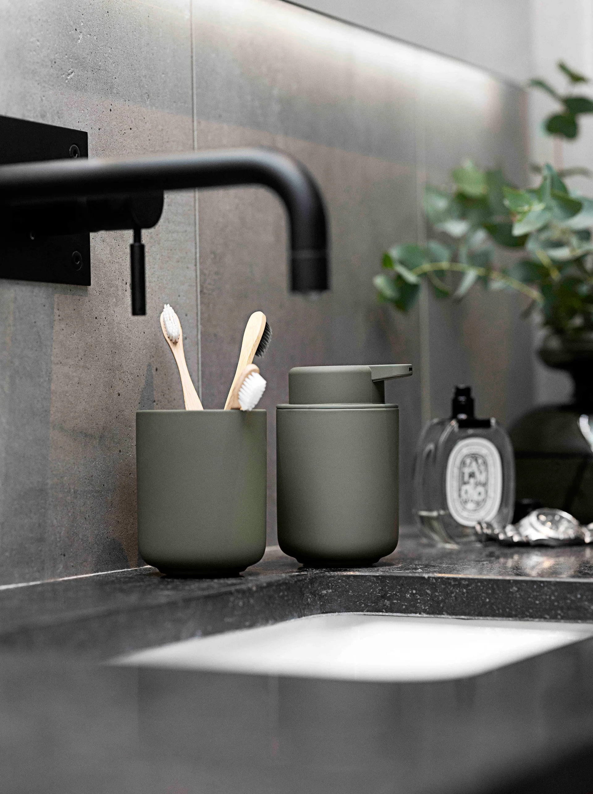 Ume toothbrush holder, Olive green Zone Denmark