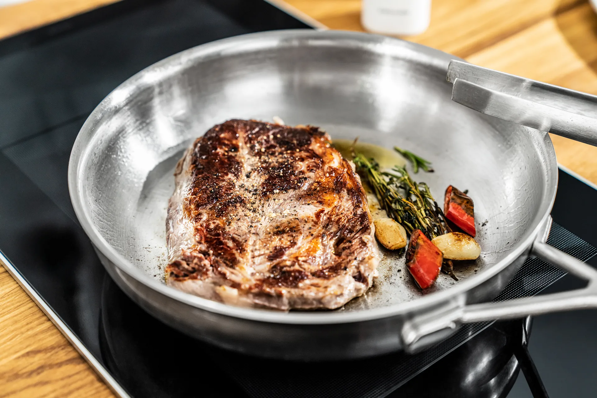 Zwilling Pro stainless steel frying pan, Ø28 cm Zwilling Zwilling Pro stainless steel frying pan, Ø28 cm Zwilling
