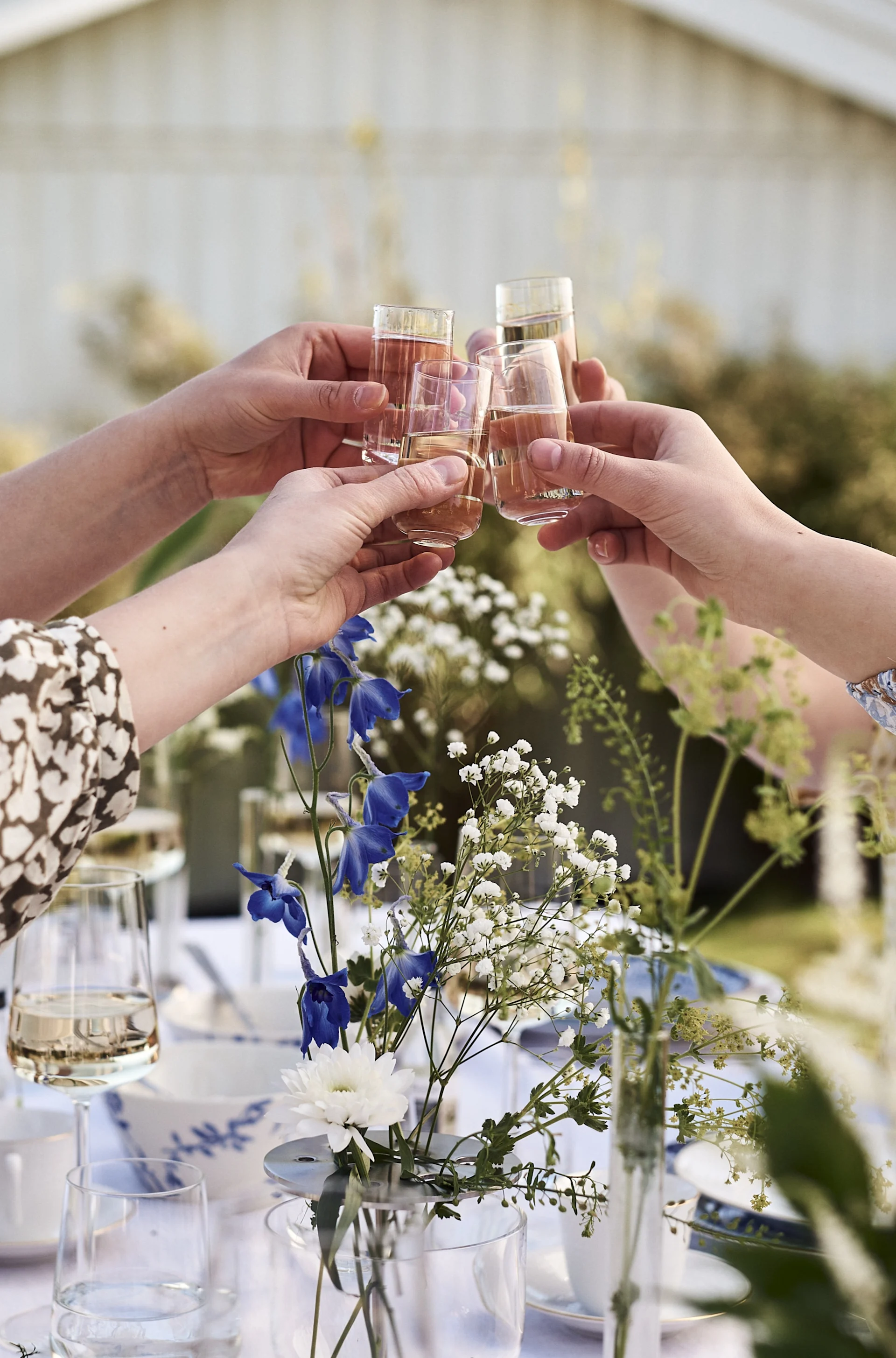 Throw a real Swedish Midsummer party and enjoy a shot of snaps from the Rocks shot glass from Zone Denmark
